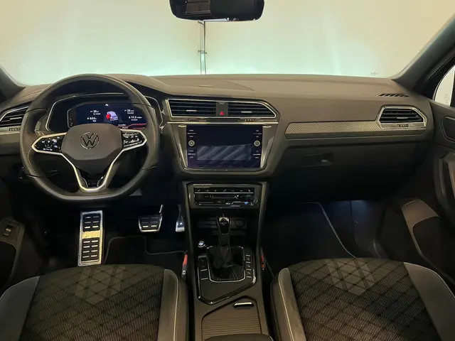 Volkswagen Tiguan 1.5 TSI R-Line Business 2023 Benzine 24