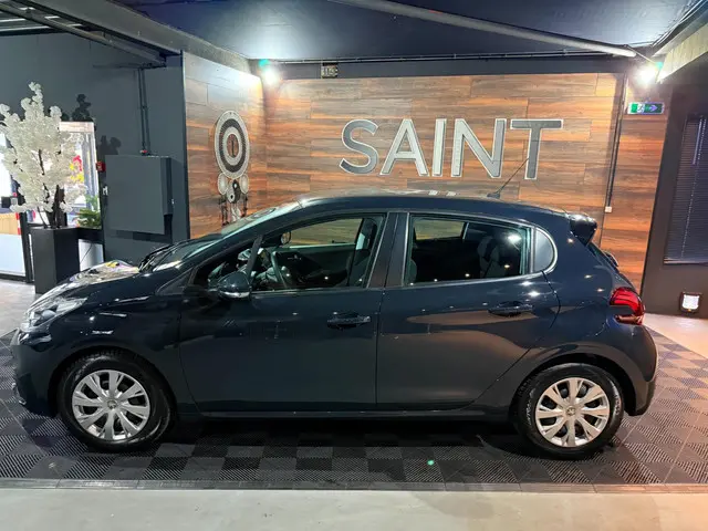 Peugeot 208 | 1.2 PureTech | Active 2019 Benzine 6