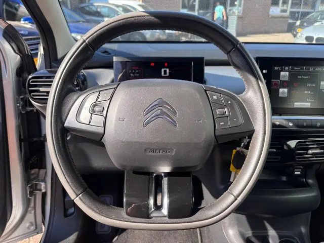 Citroën C4 Cactus 1.2 PureTech Shine 2018 Benzine 16