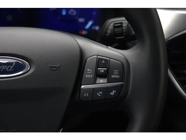 Ford Kuga 2.5 FHEV Titanium 2023 Hybride Benzine 26