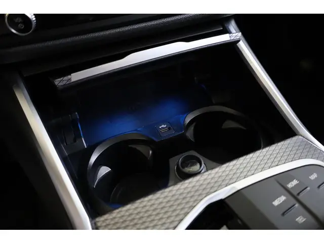 BMW 3 Serie Touring 330e 2024 Hybride Benzine 19