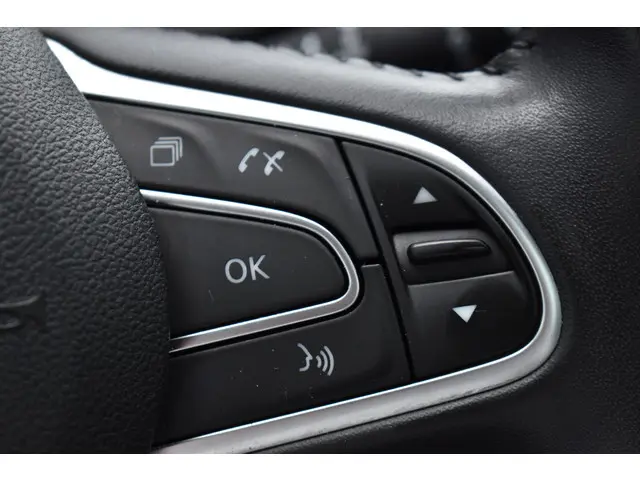 Renault Grand Scénic TCe 140 Intens 2018 Benzine 24