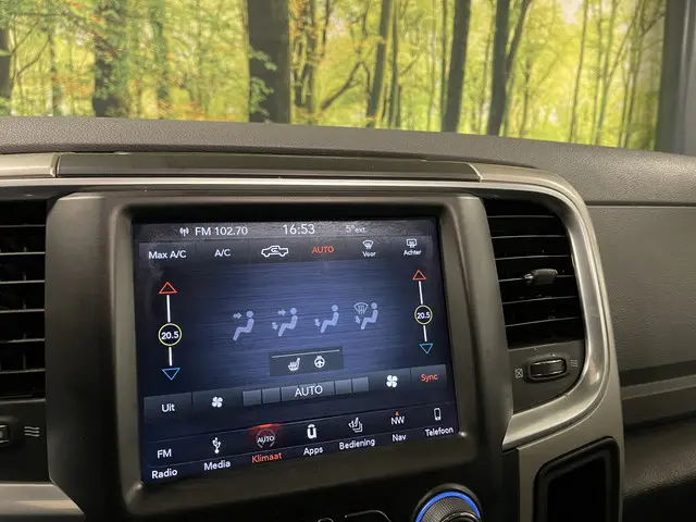 Dodge Ram 1500 5.7 V8 Crew Cab 6'4 Classic 2020 LPG/Gas 19