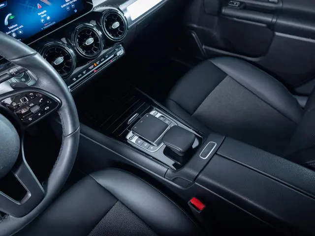 Mercedes-Benz GLB 200 Business Solution 2020 Benzine 13