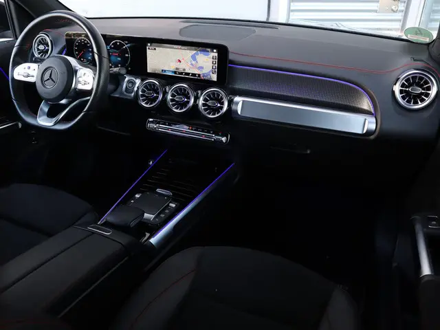 Mercedes-Benz EQB 300 4MATIC AMG line 2022 Elektrisch 3