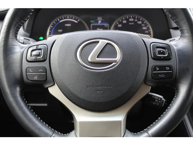 Lexus NX 300h AWD 25th Edition 2015 Hybride Benzine 16