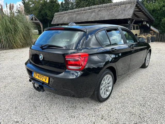 BMW 1 Serie 114i Business+ 2012 Benzine 2