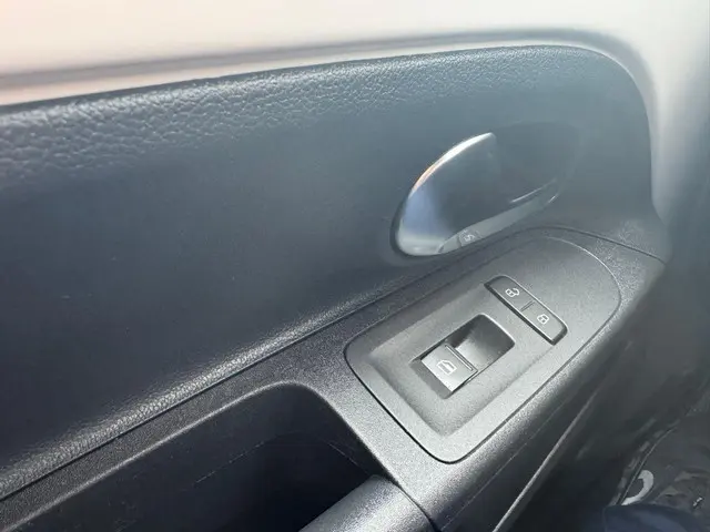 Volkswagen up! 1.0 move up! airco. nieuwe apk 2013 Benzine 16