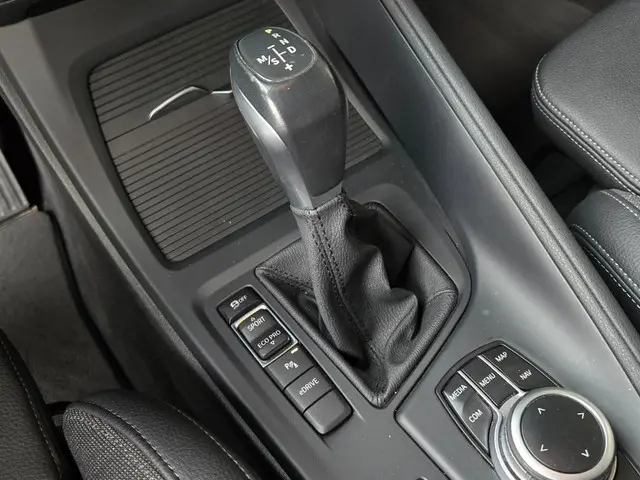 BMW X1 XDRIVE25E 2020 Hybride Benzine 23