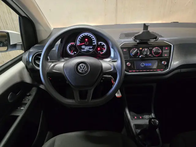 Volkswagen up! 1.0 BMT move up! 2020 Benzine 19