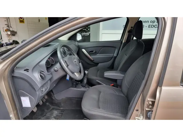 Dacia Logan MCV 0.9 TCe Prestige 2014 Benzine 11