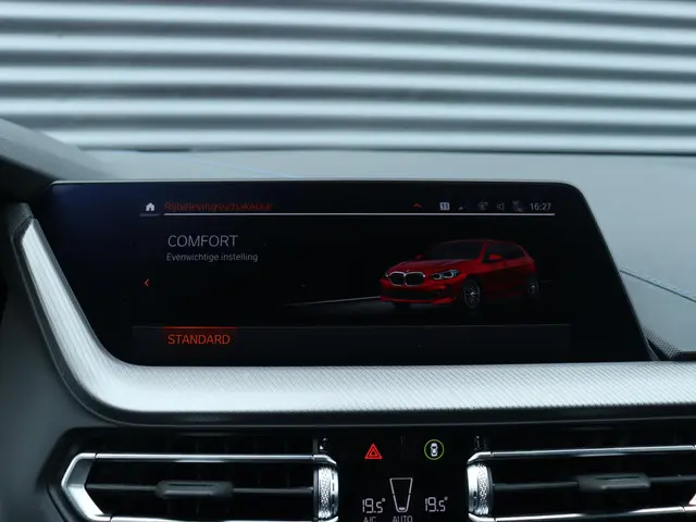 BMW 1 Serie 118i 2023 Benzine 24