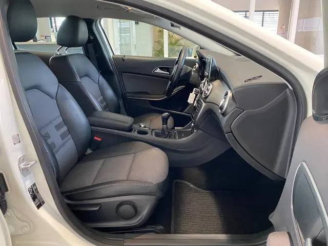 Mercedes-Benz GLA 200 156PK Trekhaak 2015 Benzine 11