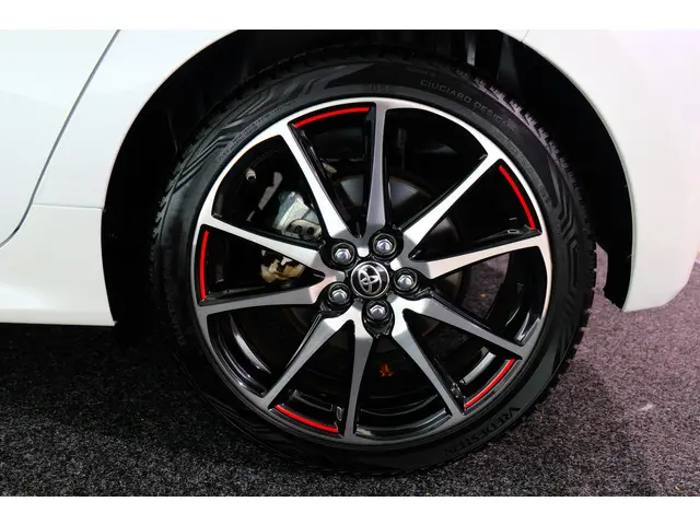 Toyota Yaris 1.5 Hybrid GR Sport 2023 Hybride Benzine 23