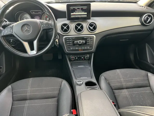 Mercedes-Benz GLA 200 Edition 1 2014 Benzine 11