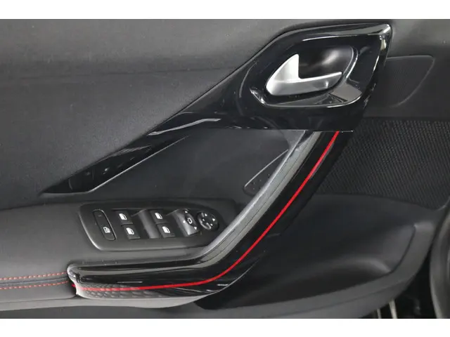 Peugeot 2008 1.2 PureTech GT-Line 2018 Benzine 12