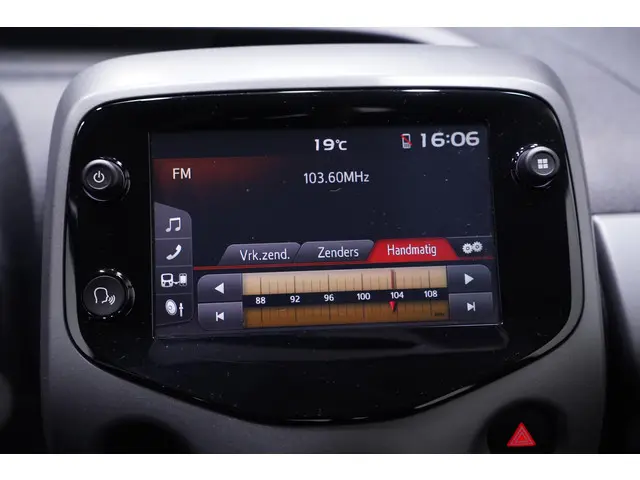 Toyota Aygo 1.0 VVT-i x-play 2020 Benzine 37