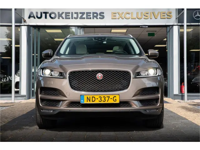 Jaguar F-PACE 2.0 Portfolio Pano AWD 20d 2017 Diesel 2