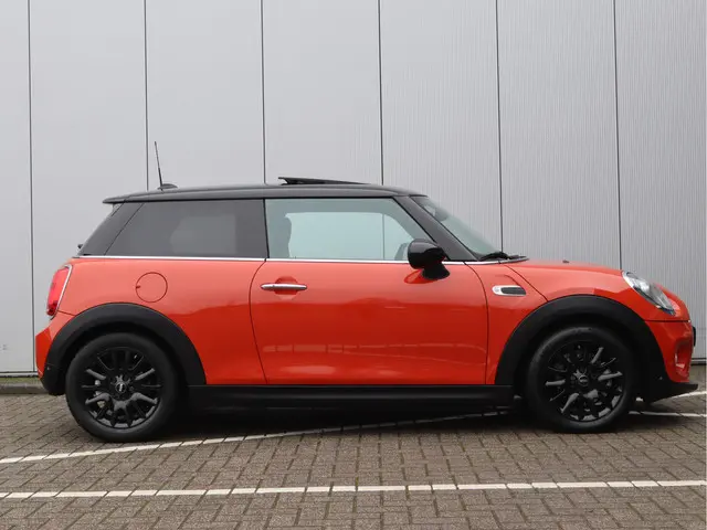 MINI Cooper Pepper 2018 Benzine 23
