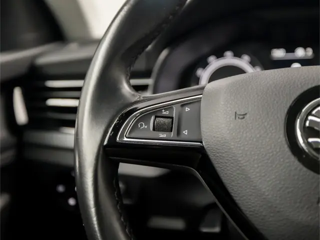 Škoda Kamiq 1.0 TSI Sport 2020 Benzine 18