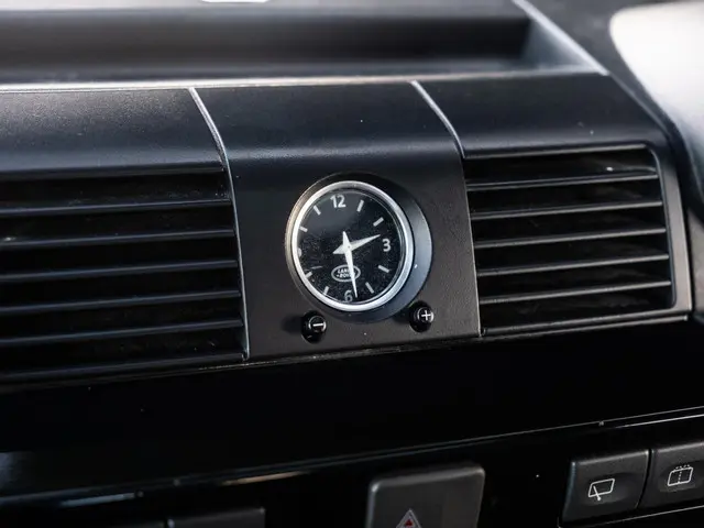 Land Rover Defender 2.2 D SW 90" XTech 2015 Diesel 38