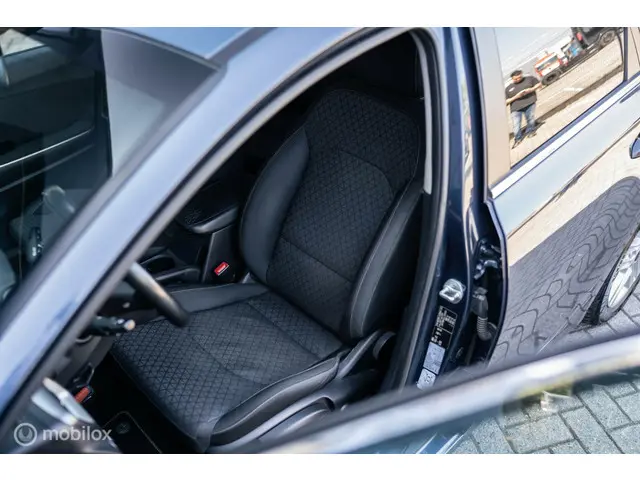 Kia Ceed Sportswagon 1.4 T-GDi DynamicLine 2019 Benzine 16