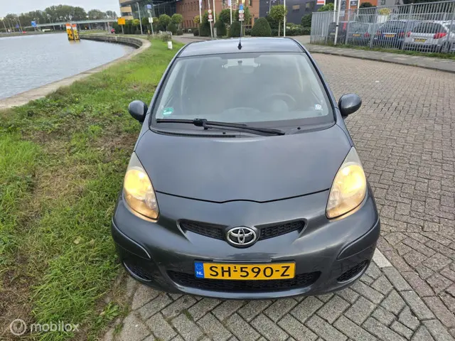 Toyota Aygo 1.0 -12V ComfortLine 2021 Benzine 18