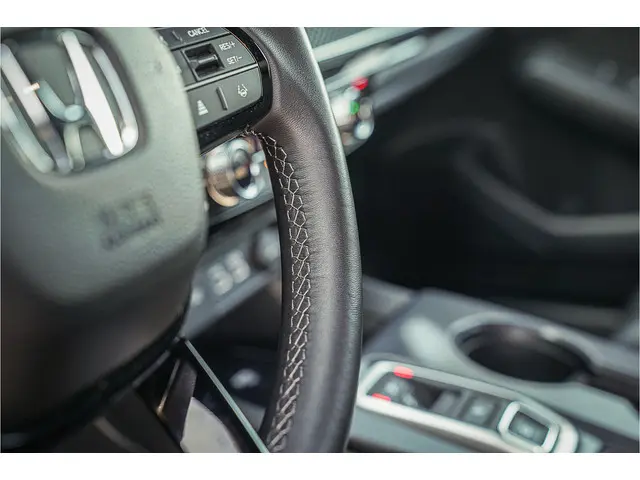 Honda Civic 2.0i e:HEV SPORT 2023 Hybride Benzine 42