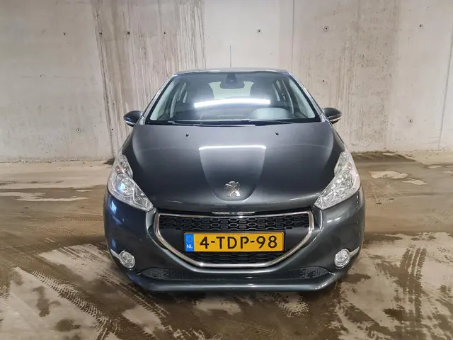 Peugeot 208 1.2 VTi Envy 2014 Benzine 4