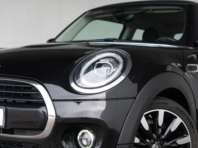 MINI 3-Deurs Cooper 2021 Benzine 13