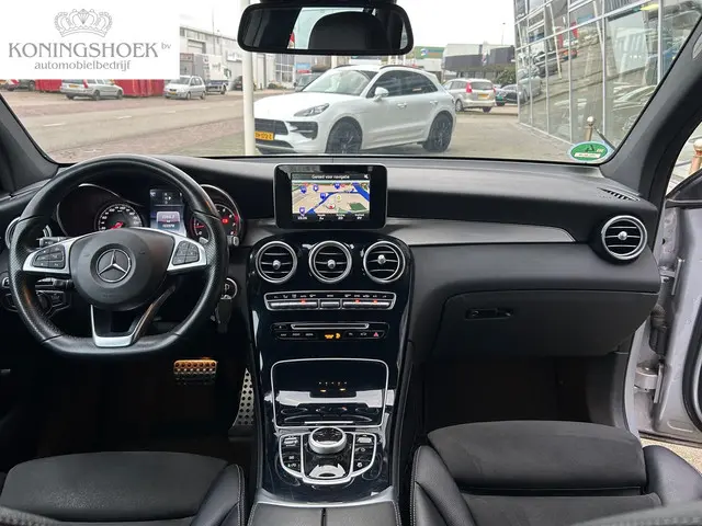 Mercedes-Benz GLC 250 4MATIC Prestige AMG 2016 Benzine 5