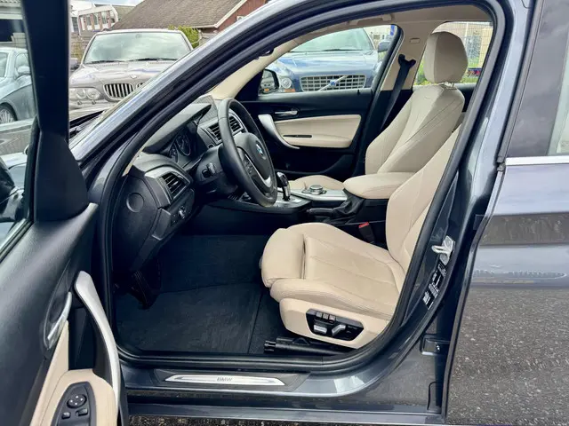 BMW 1 Serie 125i High Executive 2017 Benzine 12