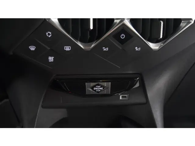 DS DS 3 Crossback PureTech 100 Montmartre 2022 Benzine 32
