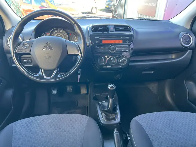 Mitsubishi Space Star 1.0 Intense 2018 Benzine 9