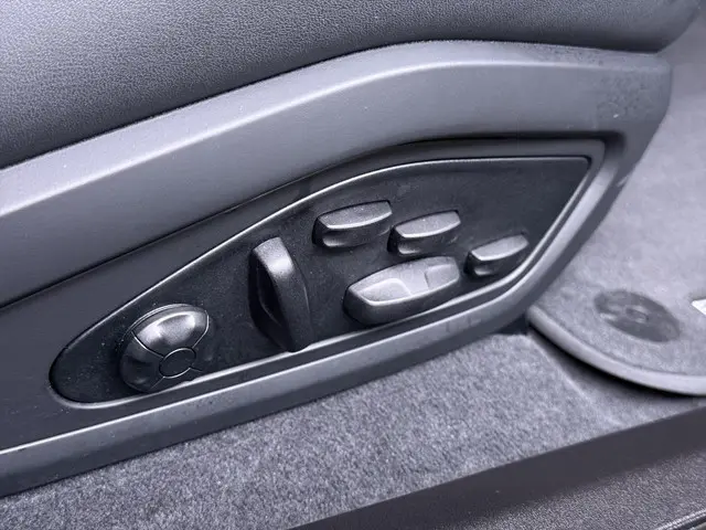 Porsche Taycan Performance 84 kWh 2024 Elektrisch 43