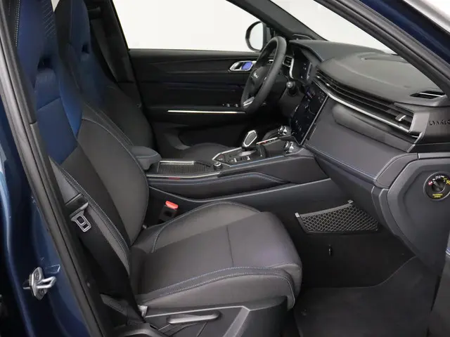 Lynk & Co 01 1.5 2023 Hybride Benzine 32