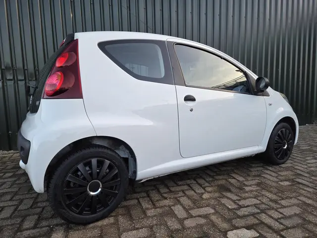 Peugeot 107 1.0 Access AIRCO 63000 km !!! 2013 Benzine 7