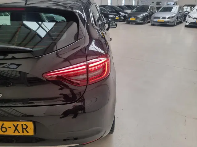 Renault Clio 1.0 TCe Intens 2021 Benzine 19