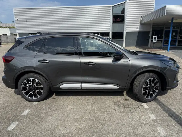 Ford Kuga 2.5 PHEV Active X 2025 Hybride Benzine 7