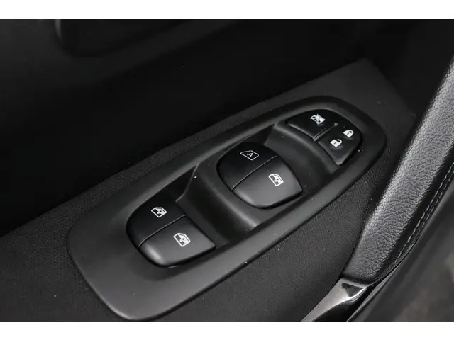 Renault Kadjar TCe 130 EDC Limited 2017 Benzine 25