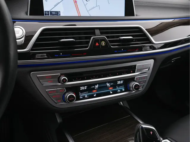 BMW 7 Serie 745e High Executive 2022 Hybride Benzine 13