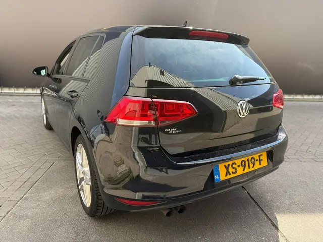 Volkswagen Golf 1.4 TSI ACT Connected Series 2016 Benzine 2