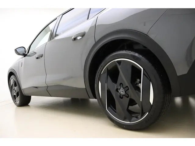 Peugeot 408 1.2T 130pk Automaat Allure GT 2024 Benzine 17