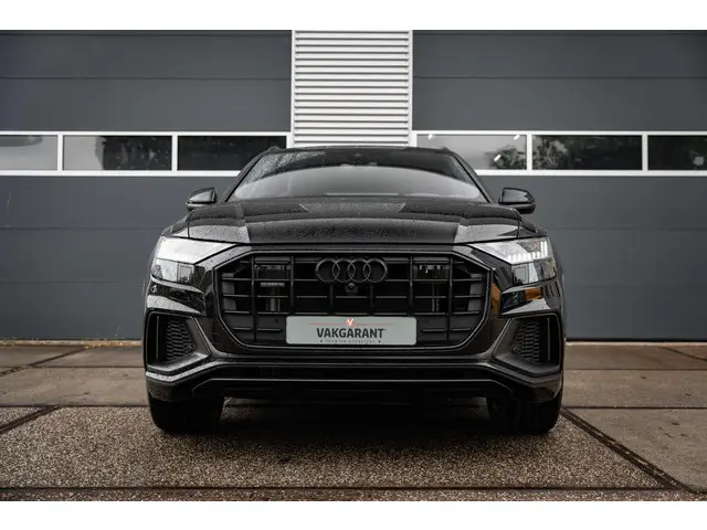 Audi Q8 55 TFSI-E quattro 2023 Hybride Benzine 4