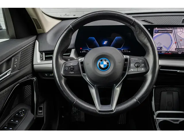 BMW X1 xDrive25e 2023 Hybride Benzine 12