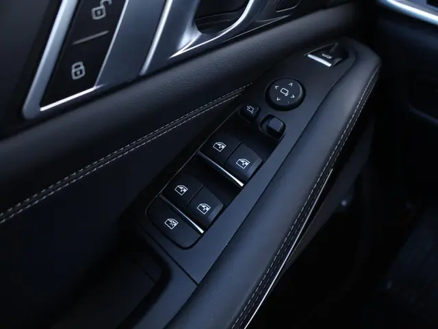 BMW X5 xDrive50e 2025 Hybride Benzine 36