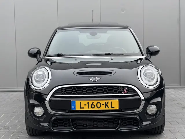 MINI Cooper S Mini 2.0 Chili JCW 5-deurs 2018 Benzine 2