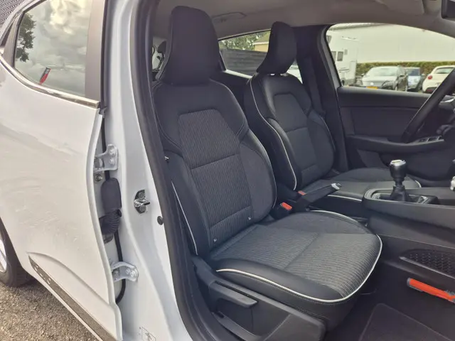 Renault Clio 1.0 TCe Intens 2021 Benzine 9