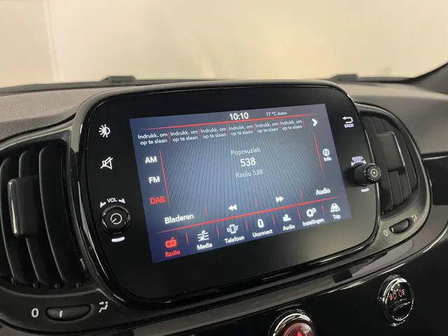 Fiat 500 1.0 Hybrid Dolcevita 2024 Hybride Benzine 23