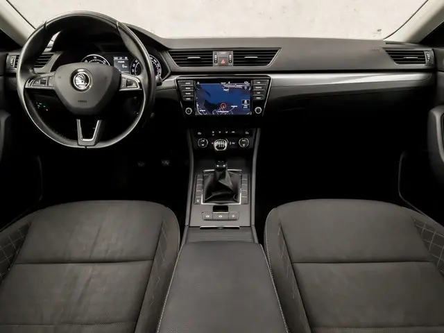 Škoda Superb Combi 1.6 TDI Sportline 2016 Diesel 6